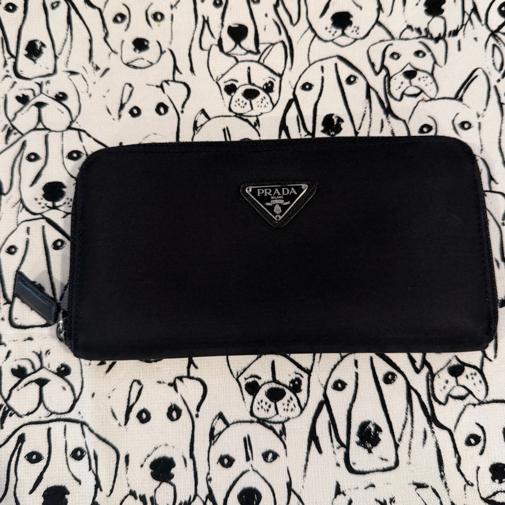 Prada Elegant Black Textured Wallet